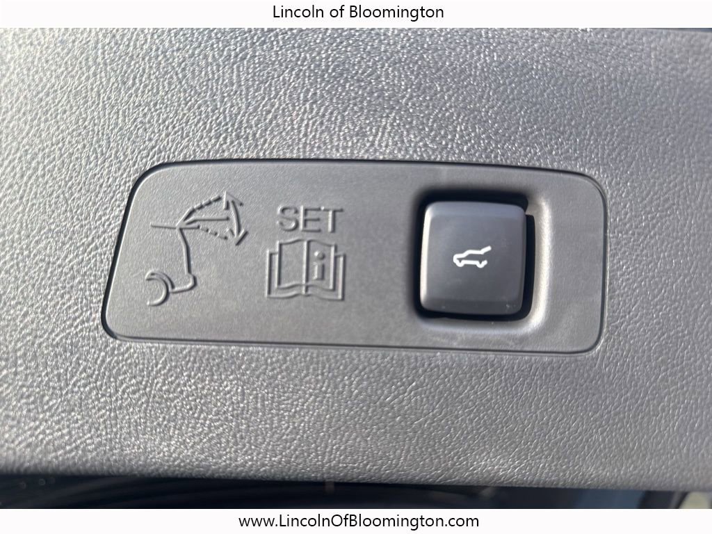 New 2025 Lincoln Corsair Reserve w/ Equipment Group 202A image 57