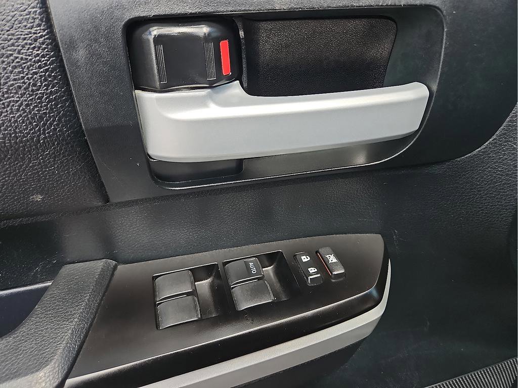 Used 2017 Toyota Tundra SR5 w/ SR5 Upgrade Package image 10