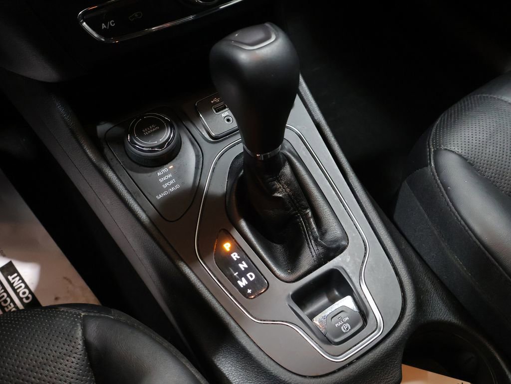 Used 2021 Jeep Cherokee Latitude Lux w/ Trailer Tow Group image 12