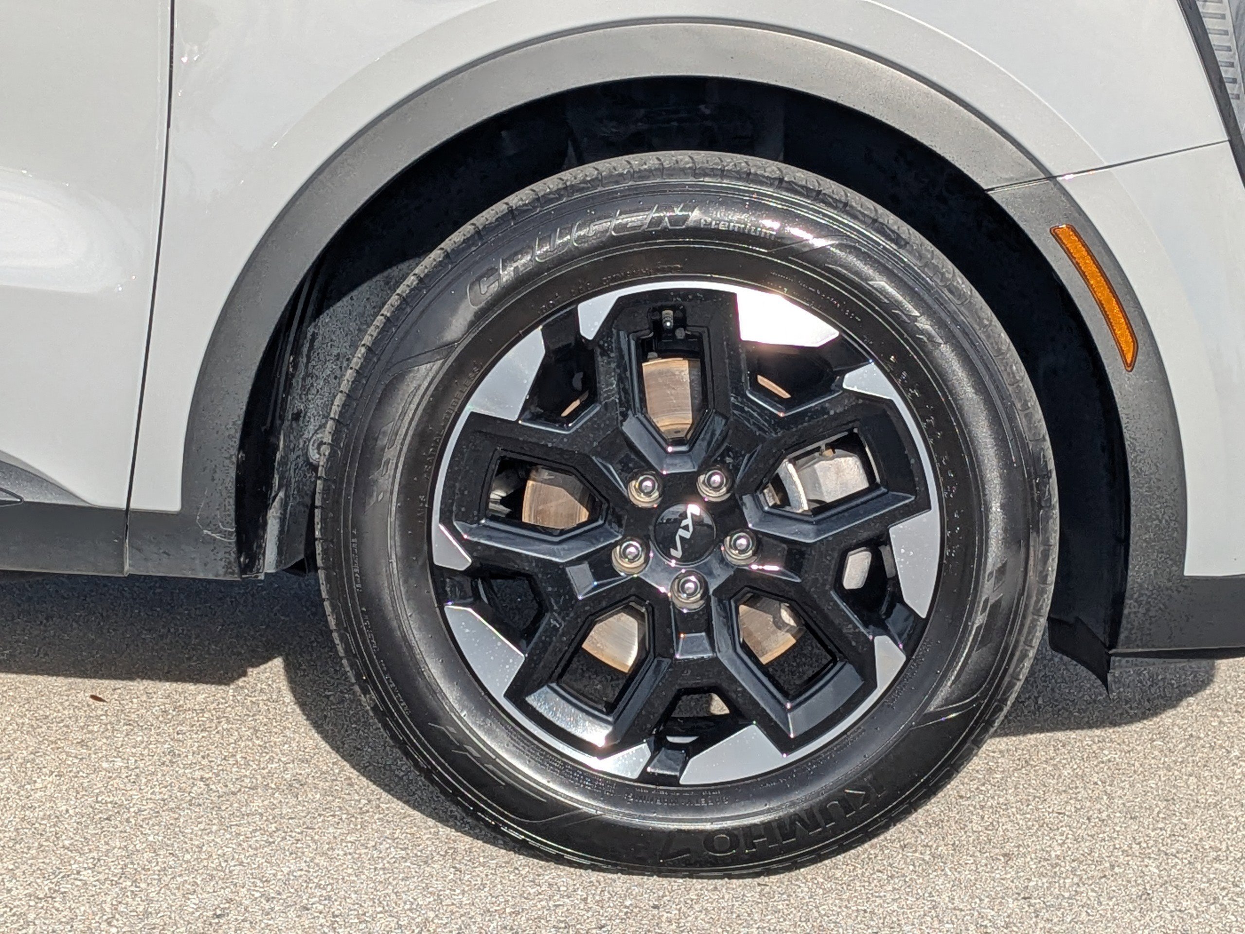 Certified 2024 Kia Sorento S w/ Panoramic Sunroof Package image 10