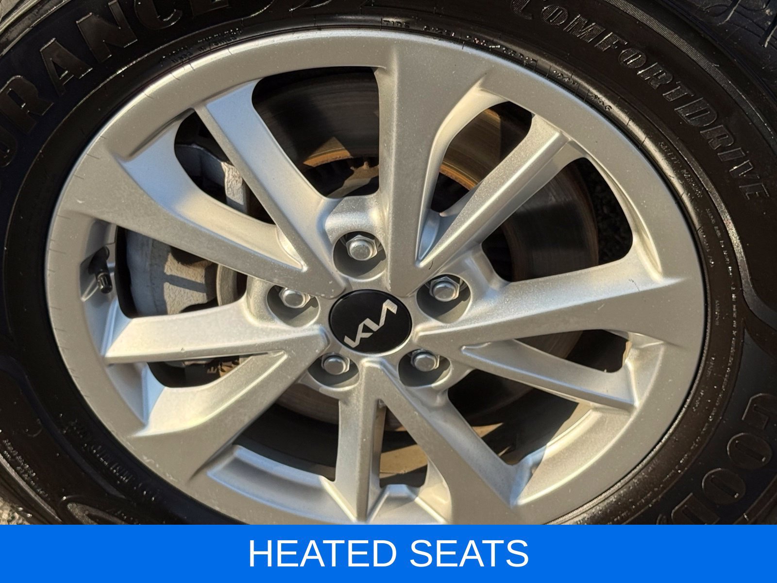 Used 2022 Kia Carnival LX FWD image 14
