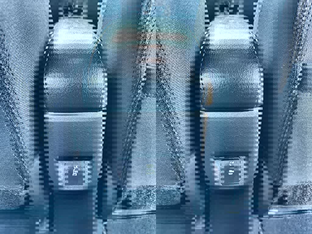 Used 2024 Nissan Versa SR image 21