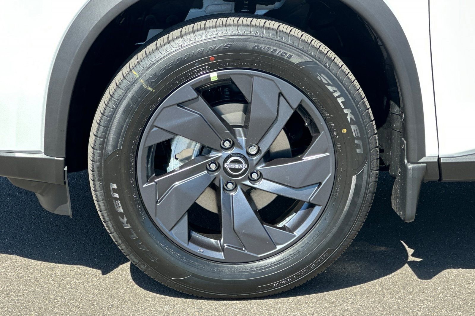 New 2026 Nissan Rogue SV image 32