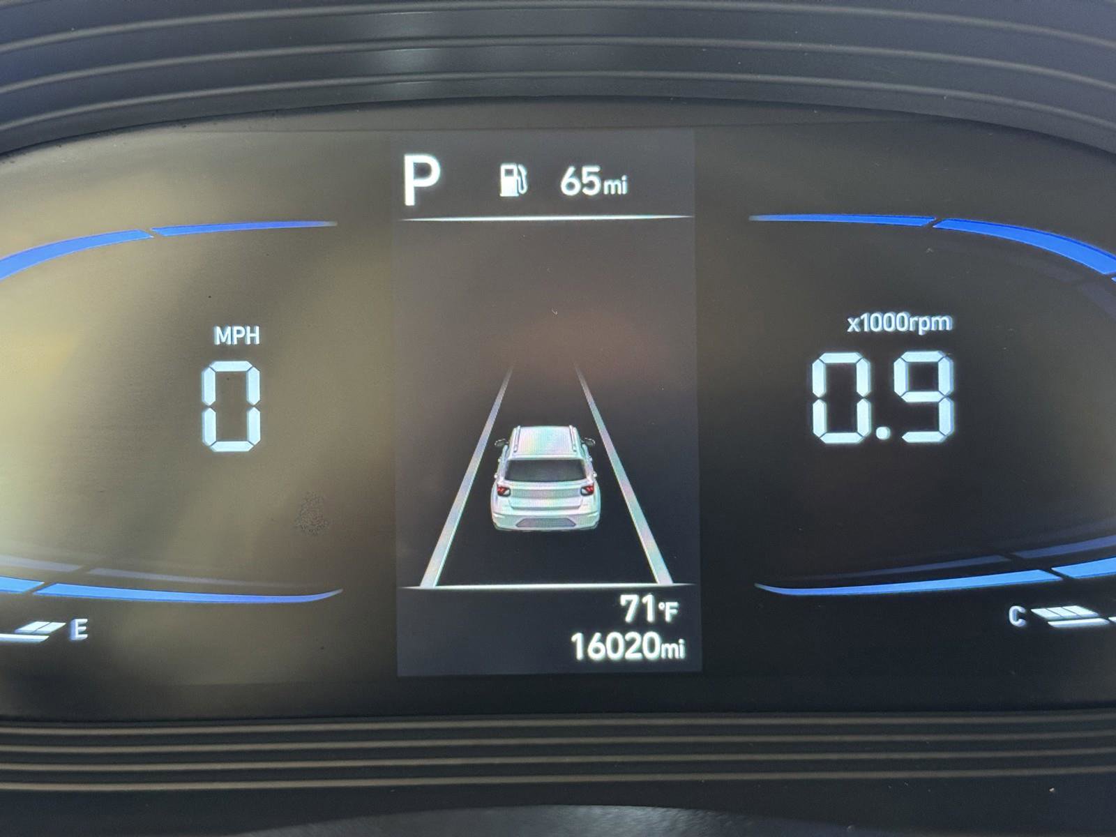 Used 2025 Hyundai Venue SEL image 12