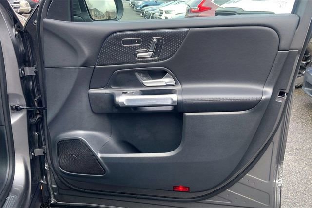 Used 2025 Mercedes-Benz GLB 250 4MATIC image 19