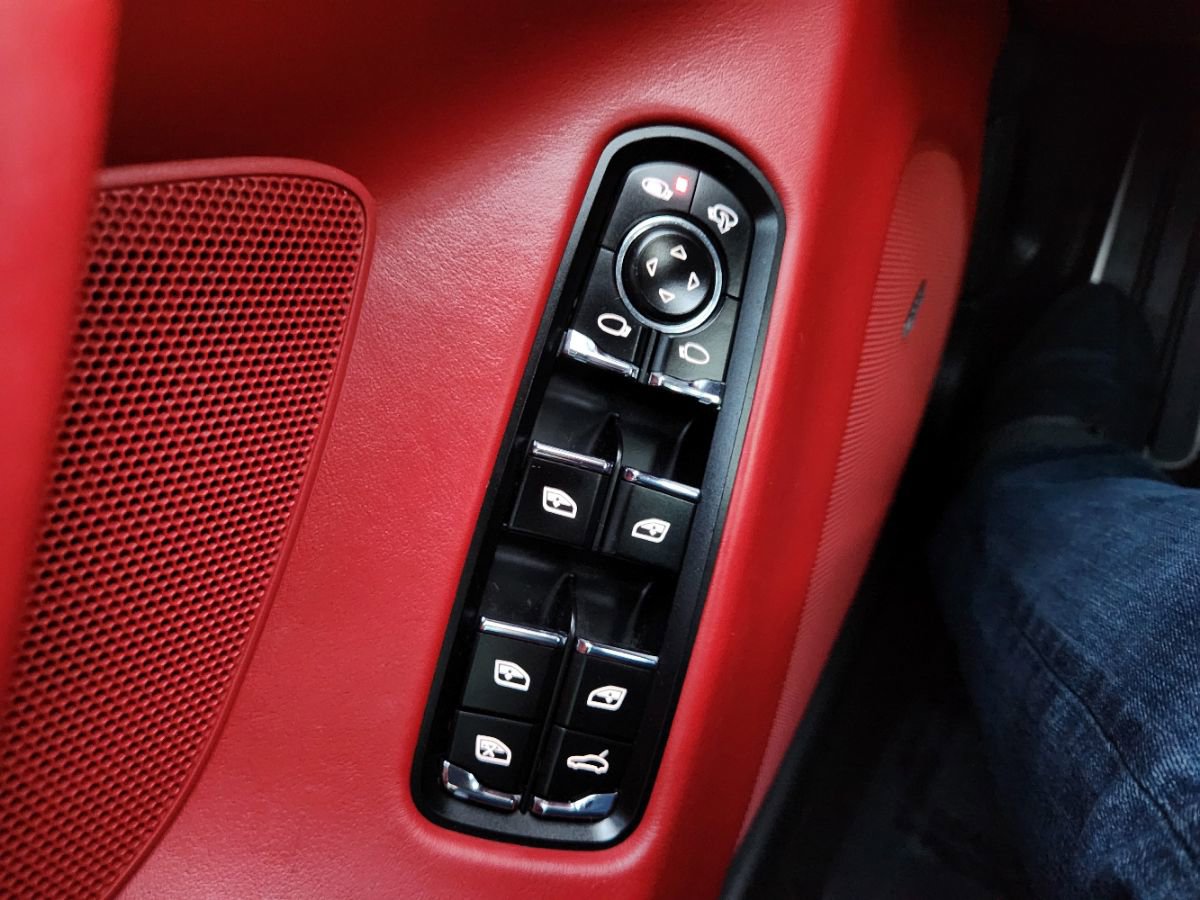 Used 2014 Porsche Panamera 4 image 20