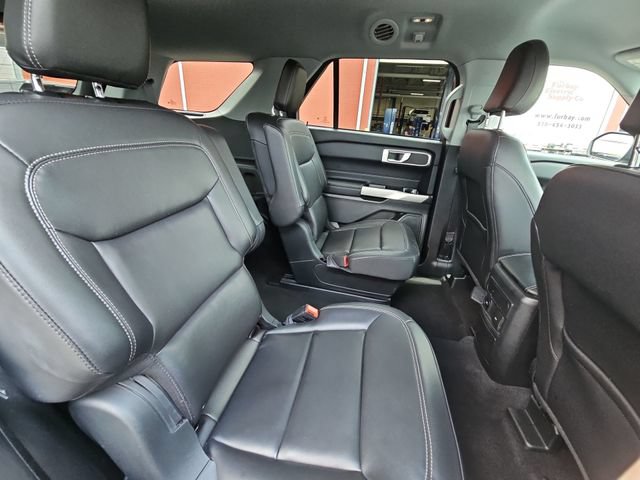 Used 2024 Ford Explorer XLT w/ Equipment Group 202A AWD/4WD image 29