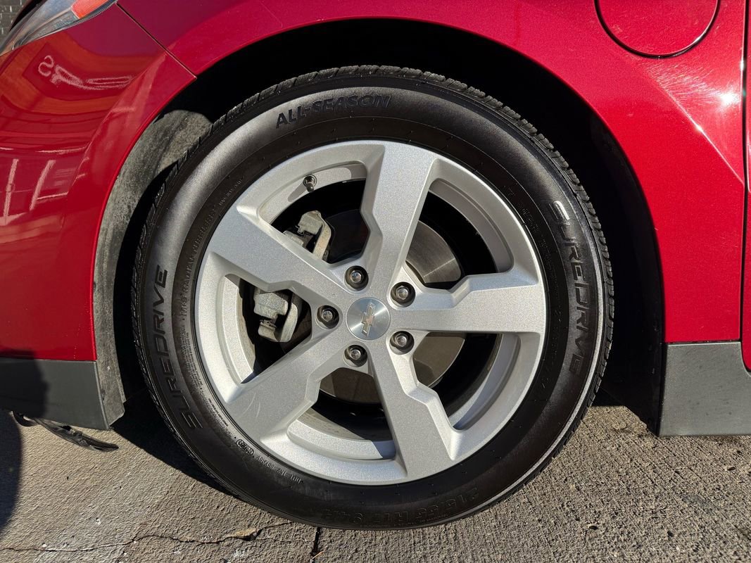 Used 2013 Chevrolet Volt Premium w/ Premium Trim Package image 38