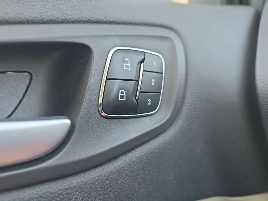 Used 2016 Ford Escape Titanium AWD/4WD image 26