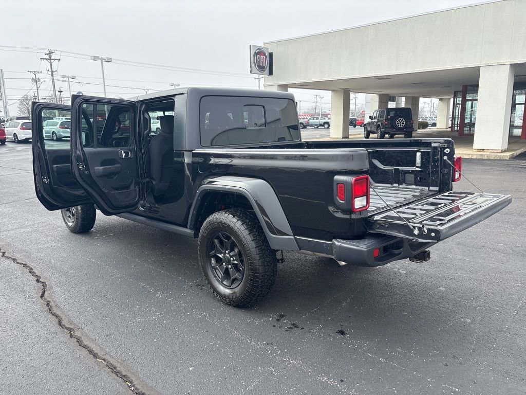 Used 2023 Jeep Gladiator Willys image 15