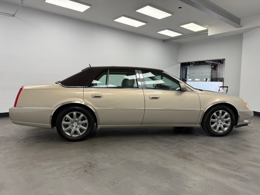 Used 2008 Cadillac DTS w/ Sun And Sound Package image 13