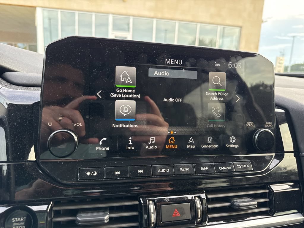 Used 2025 Nissan Pathfinder SL w/ Black Appearance Package FWD image 16