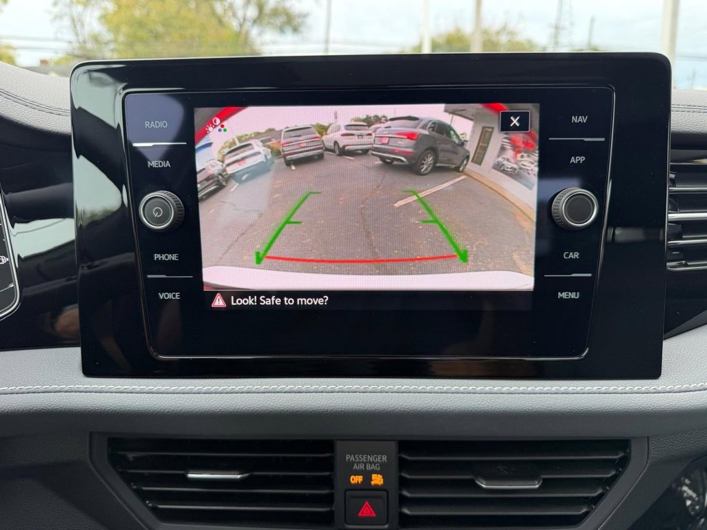 Used 2025 Volkswagen Jetta SEL FWD image 37