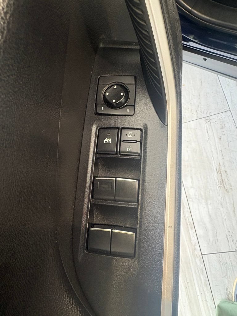 Used 2020 Toyota RAV4 XSE AWD/4WD image 23