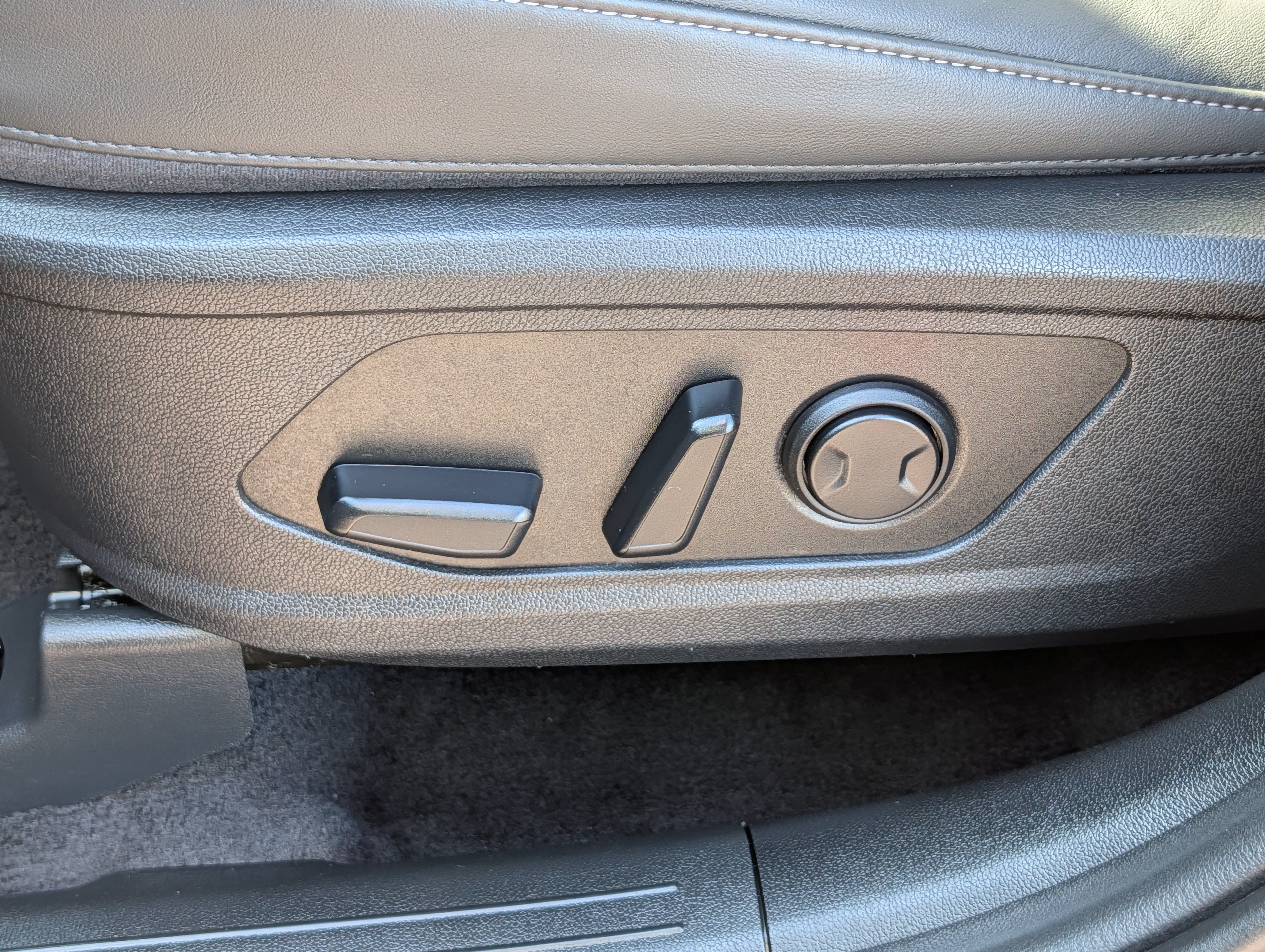 Certified 2025 Kia Sorento S AWD/4WD image 20