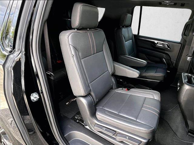 Used 2026 Chevrolet Suburban RST w/ Comfort Package RWD image 30