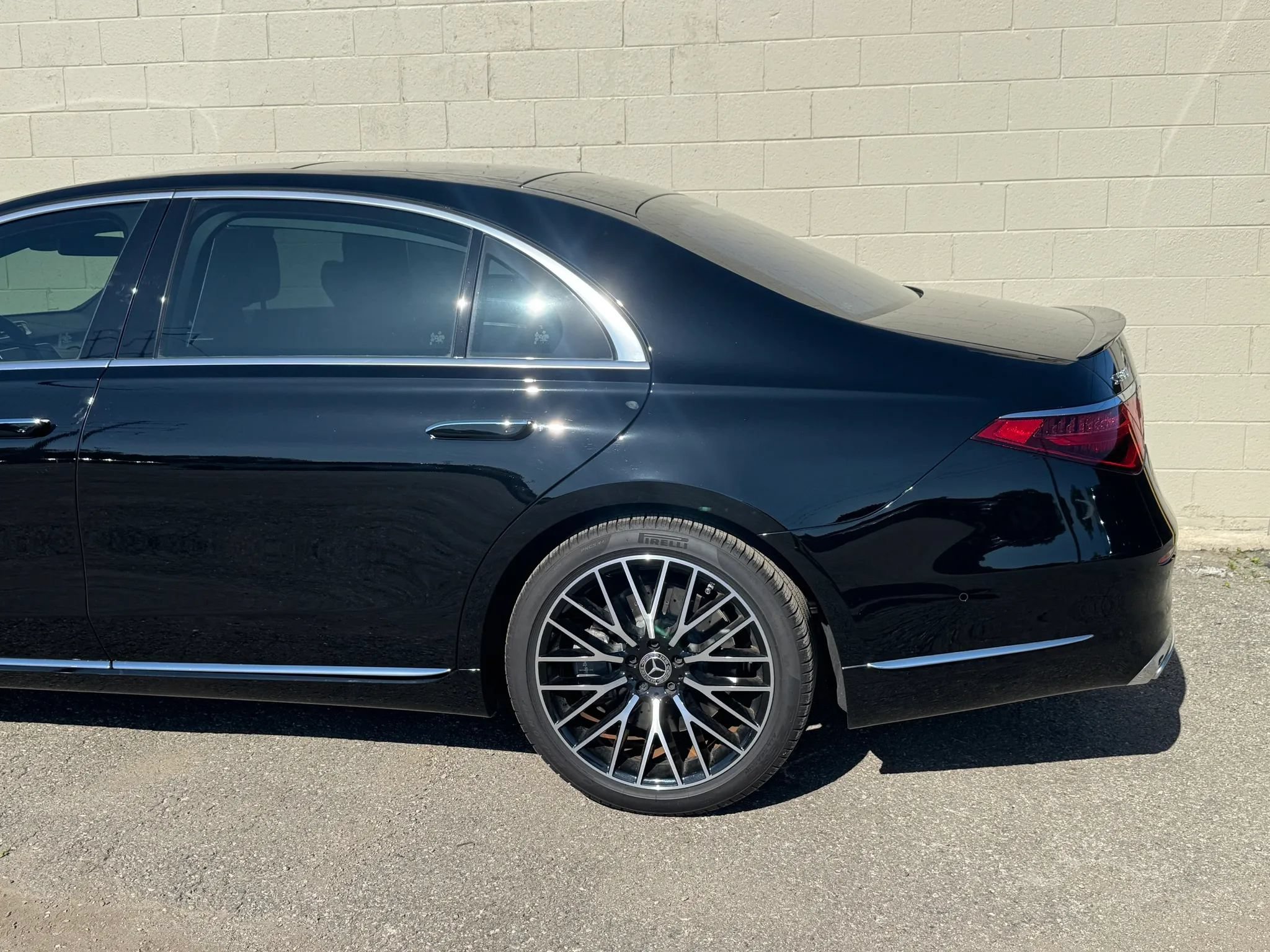 Used 2025 Mercedes-Benz S 580 4MATIC Sedan image 3