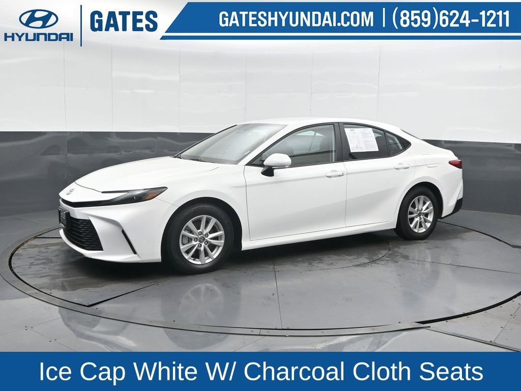 Used 2025 Toyota Camry LE image 7