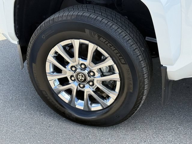 Used 2025 Toyota Tacoma Limited AWD/4WD image 28