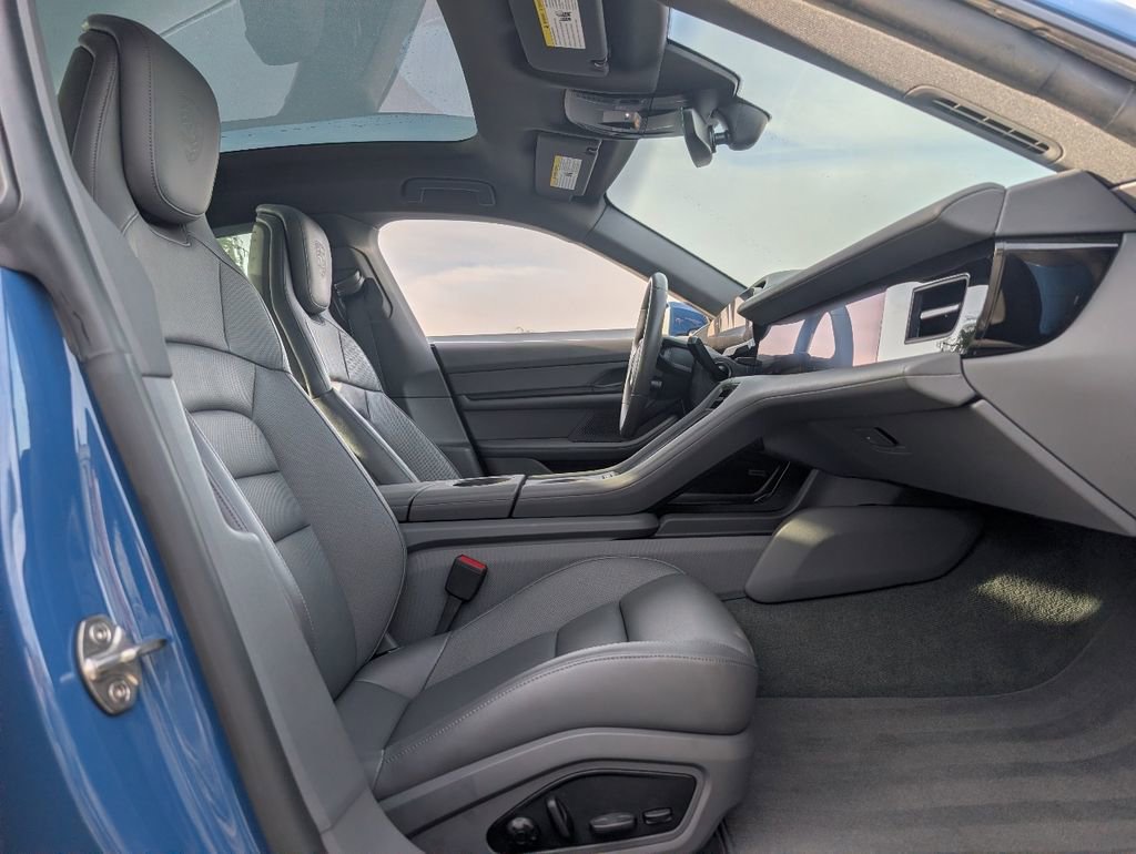 Used 2024 Porsche Taycan image 17
