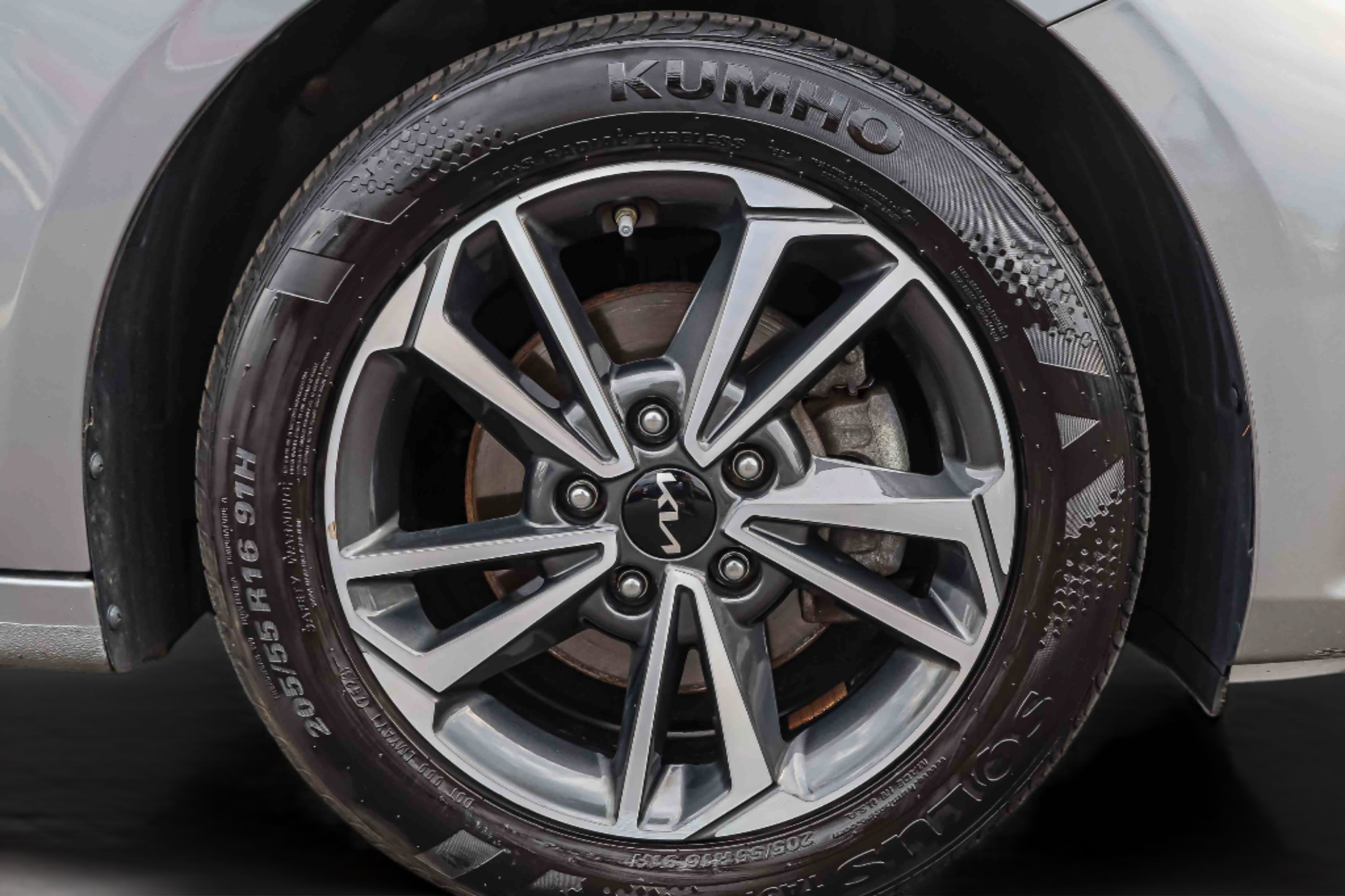 Certified 2023 Kia Forte LXS w/ LXS Technology Package FWD image 29