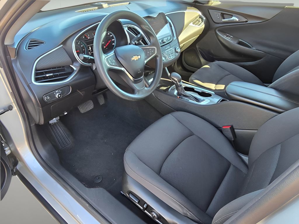 Used 2021 Chevrolet Malibu LT image 25