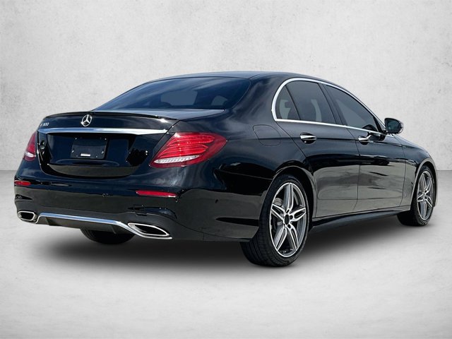 Used 2018 Mercedes-Benz E 300 image 2