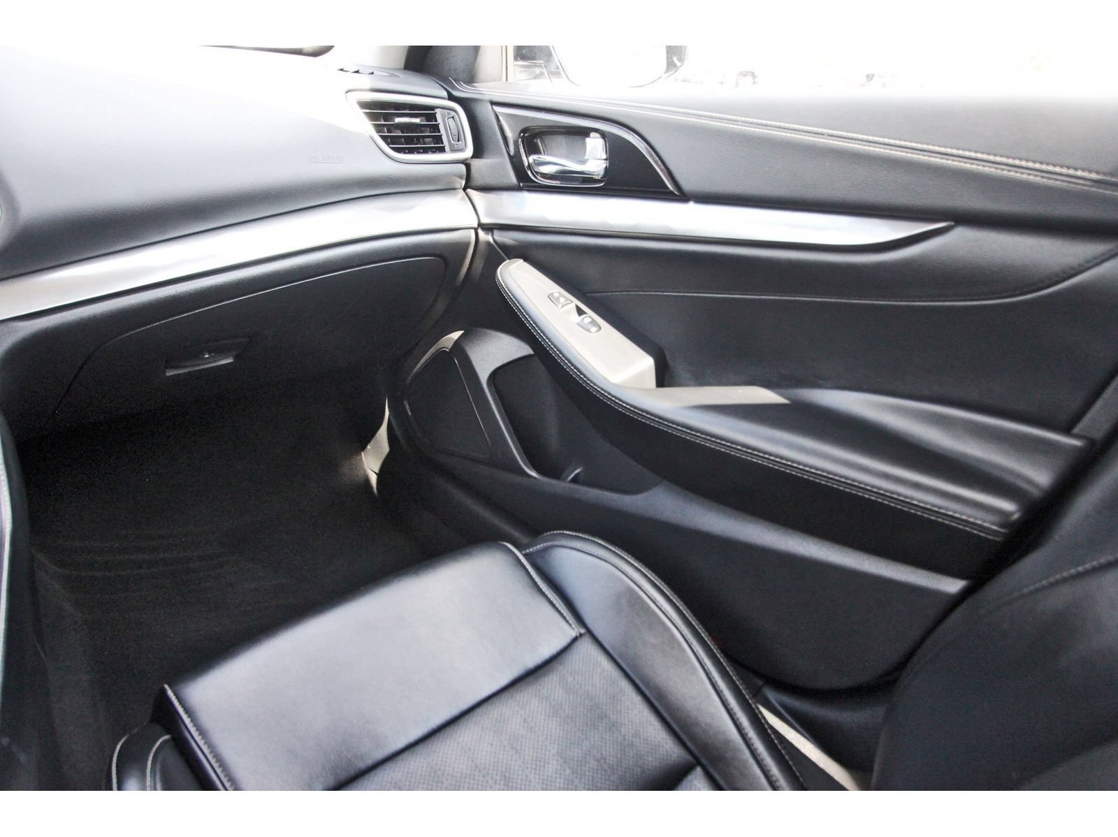 Used 2023 Nissan Maxima SV w/ Floor Mat Group FWD image 14
