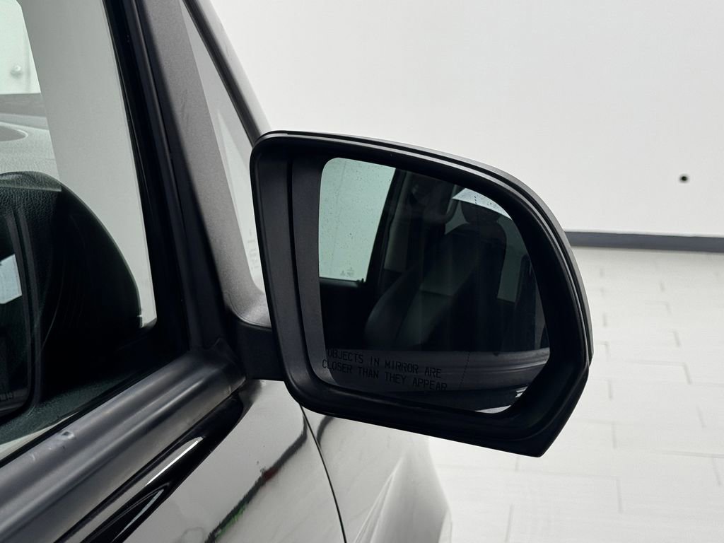 Used 2018 Mercedes-Benz Metris Passenger image 39