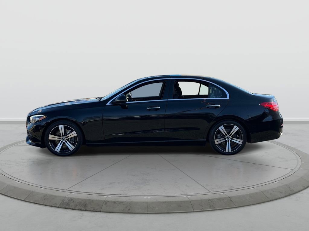 Used 2025 Mercedes-Benz C 300 4MATIC Sedan image 4