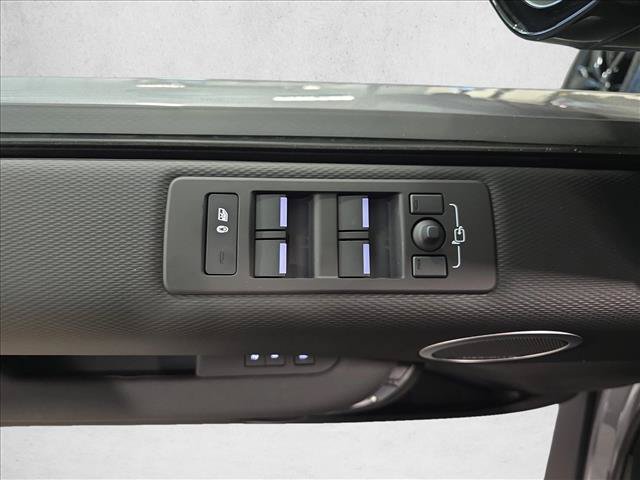 Used 2026 Land Rover Discovery Limited Edition AWD/4WD image 29