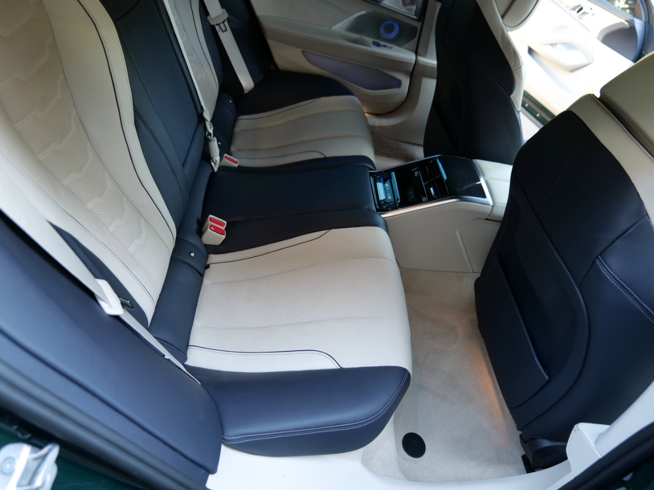 Used 2022 BMW ALPINA B8 xDrive Gran Coupe w/ Driving Assistance Package 2 image 42
