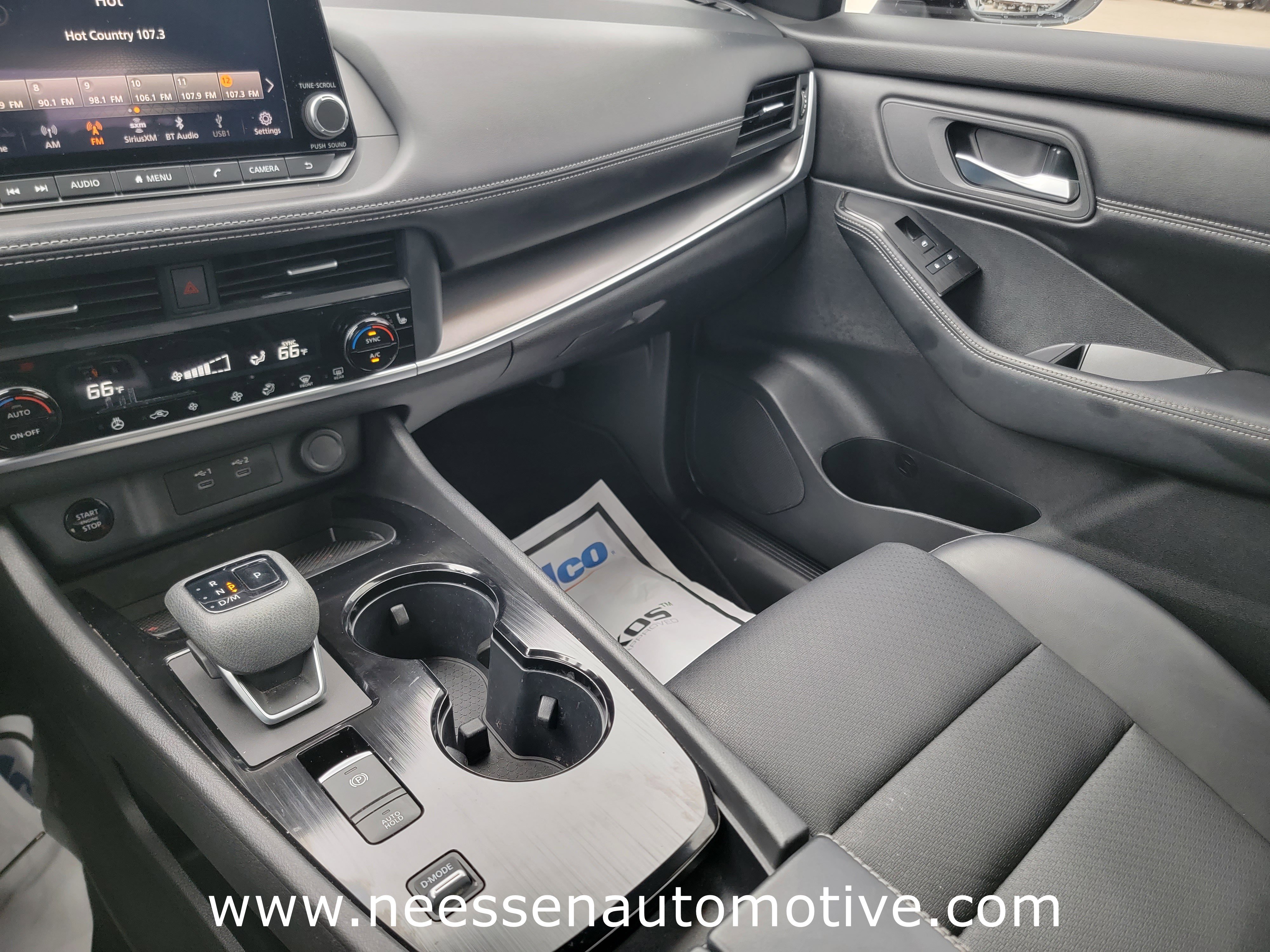 Used 2024 Nissan Rogue SV w/ SV Premium Package image 26