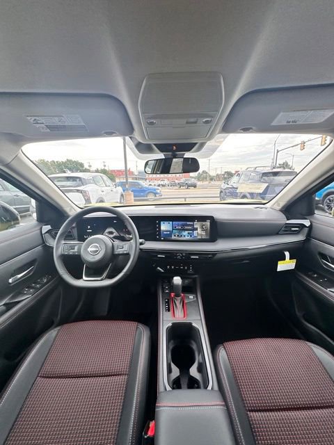 New 2025 Nissan Kicks SR image 31