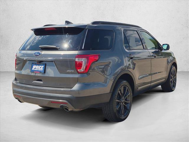 Used 2017 Ford Explorer XLT w/ Equipment Group 202A AWD/4WD image 5