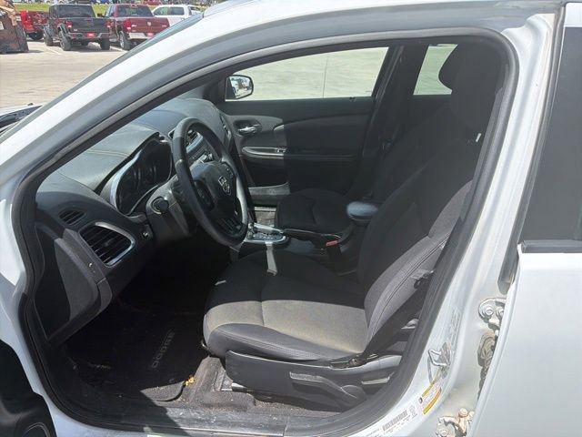Used 2013 Dodge Avenger SE FWD image 2