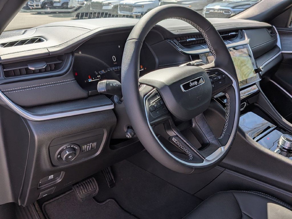 New 2026 Jeep Grand Cherokee Limited AWD/4WD image 15