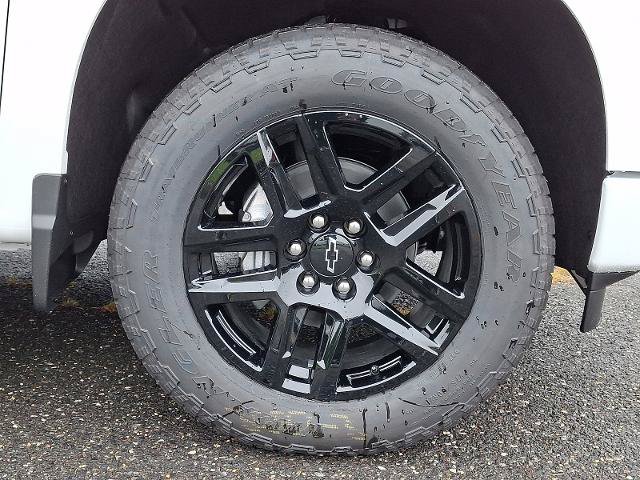 New 2026 Chevrolet Silverado 1500 Custom w/ Turbomax Blackout Package AWD/4WD image 5