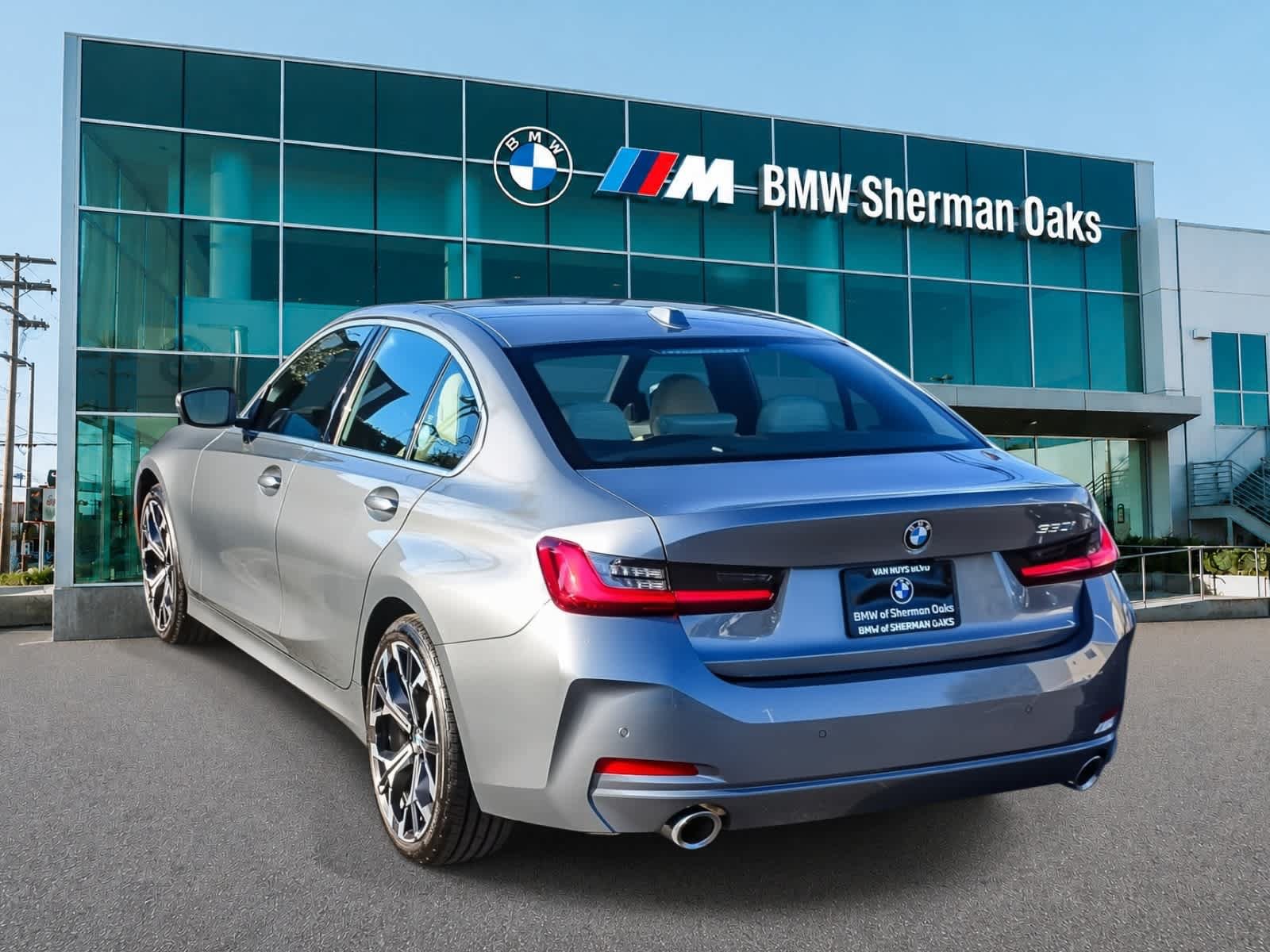 Used 2026 BMW 330i Sedan w/ Premium Package RWD image 6