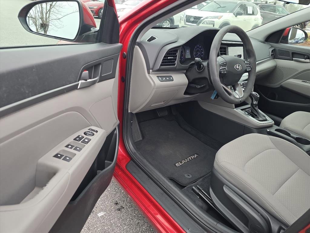 Used 2020 Hyundai Elantra SEL image 9