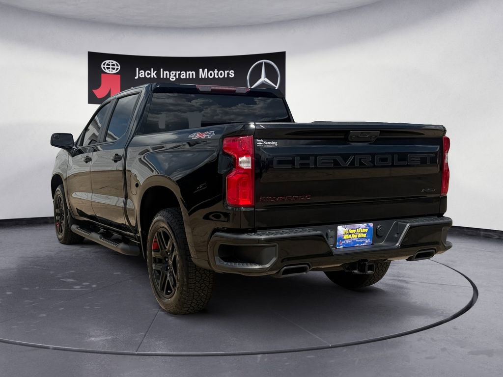 Used 2023 Chevrolet Silverado 1500 RST w/ Redline Edition AWD/4WD image 3