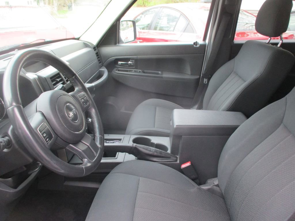 Used 2011 Jeep Liberty Sport w/ Popular Equipment Group image 11