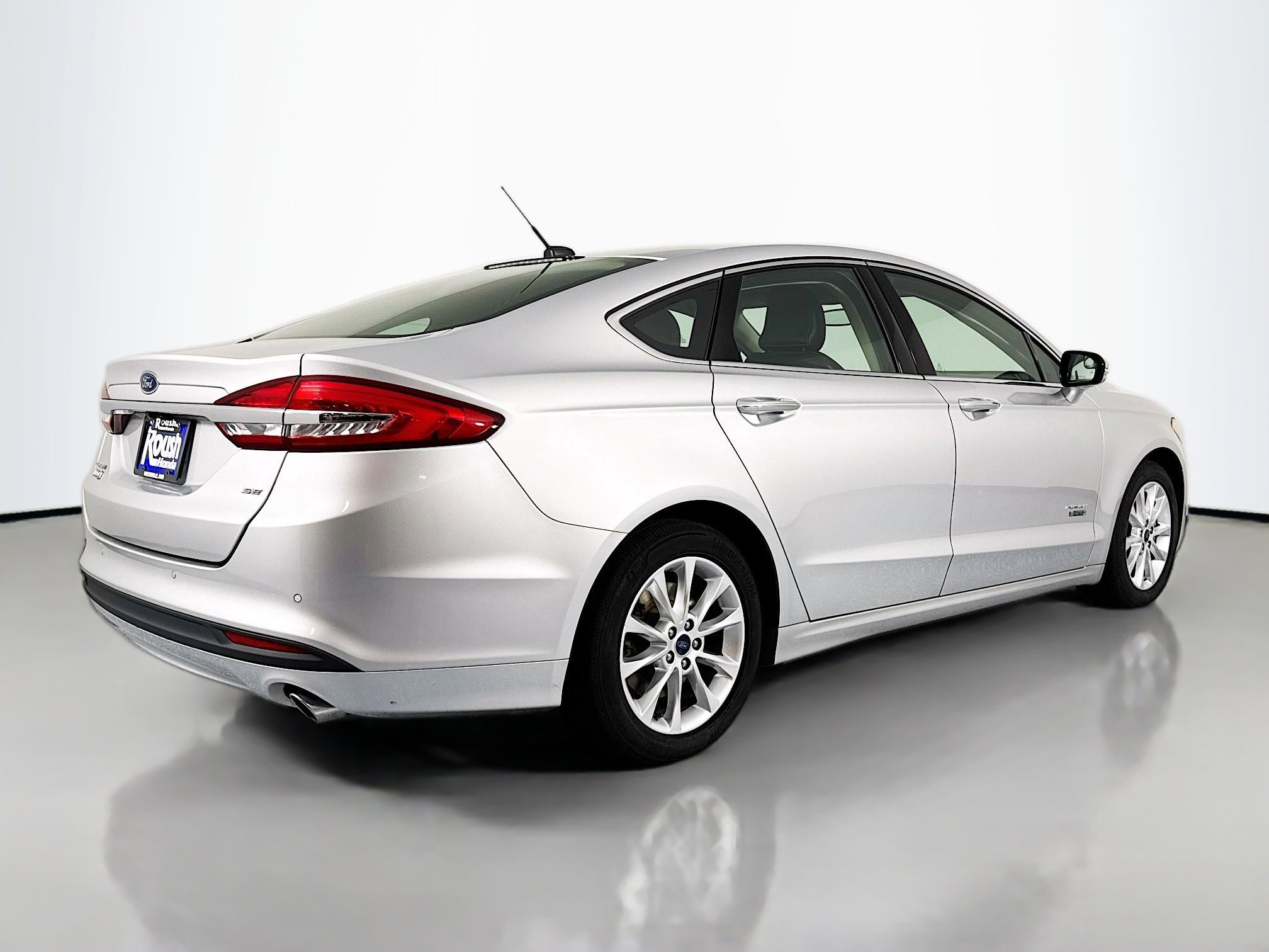 Used 2017 Ford Fusion Energi SE FWD image 5