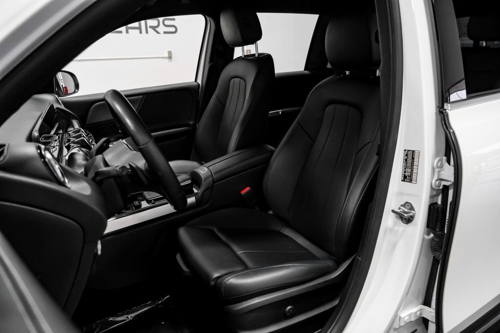 Used 2021 Mercedes-Benz GLB 250 w/ Premium Package image 36