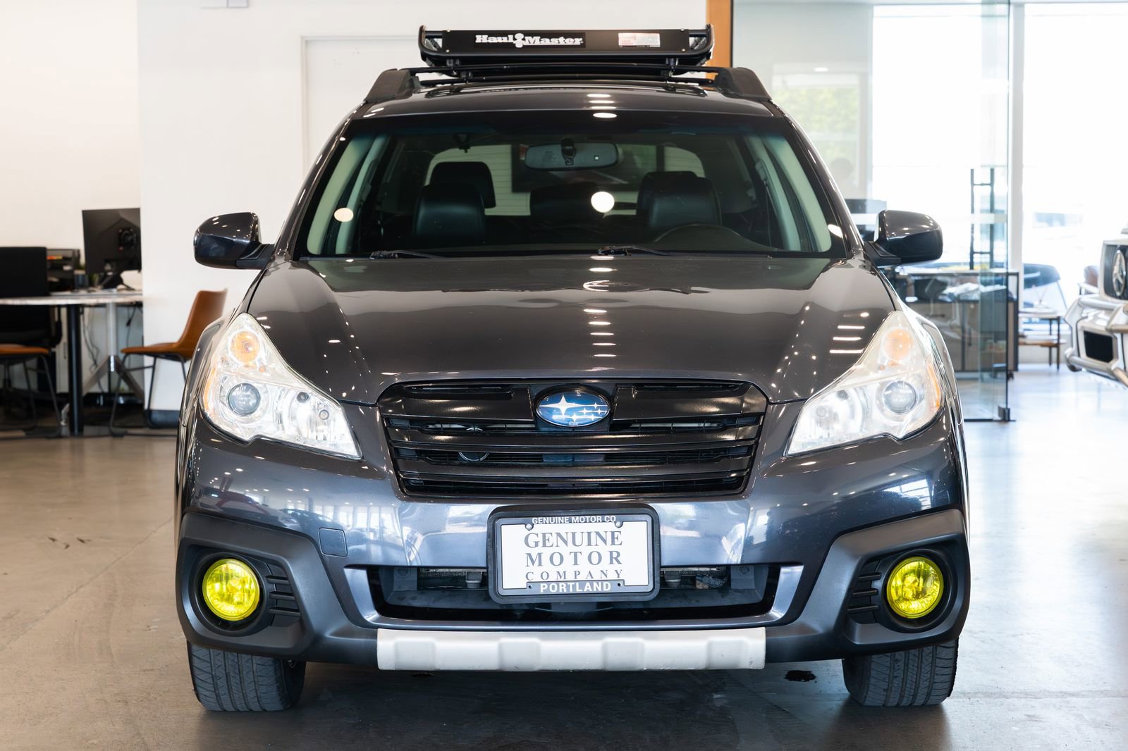Used 2013 Subaru Outback 2.5i Limited AWD/4WD image 2