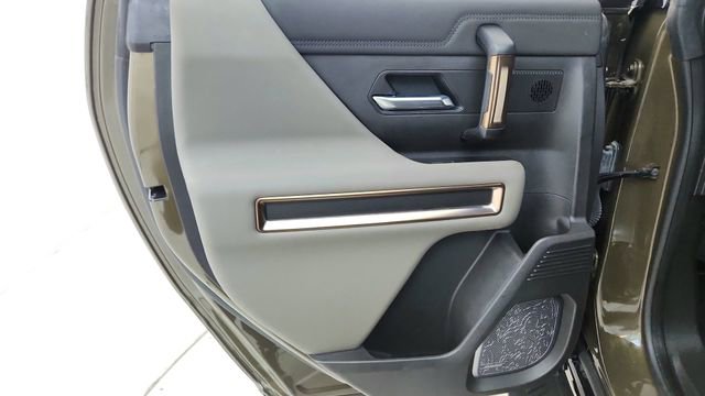 Used 2025 GMC Hummer EV 2X w/ LPO, Sport Package image 33