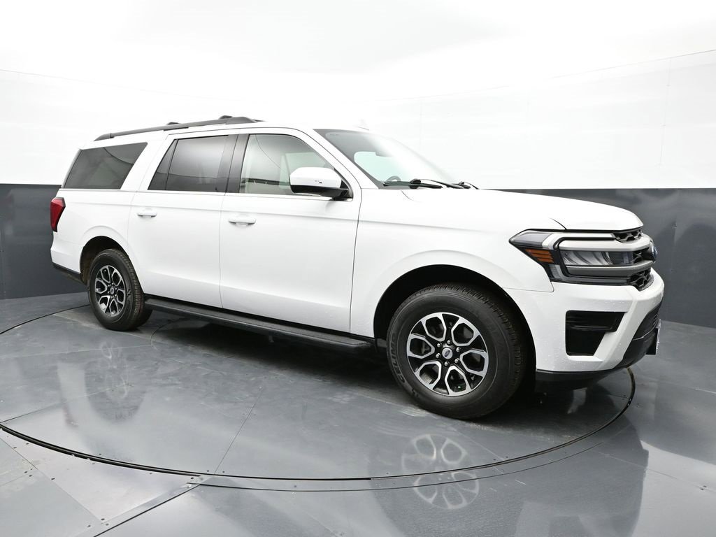 Used 2024 Ford Expedition Max XLT image 5