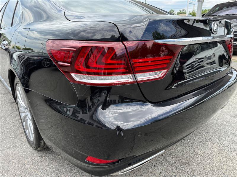 Used 2013 Lexus LS 460 w/ Comfort Pkg RWD image 21