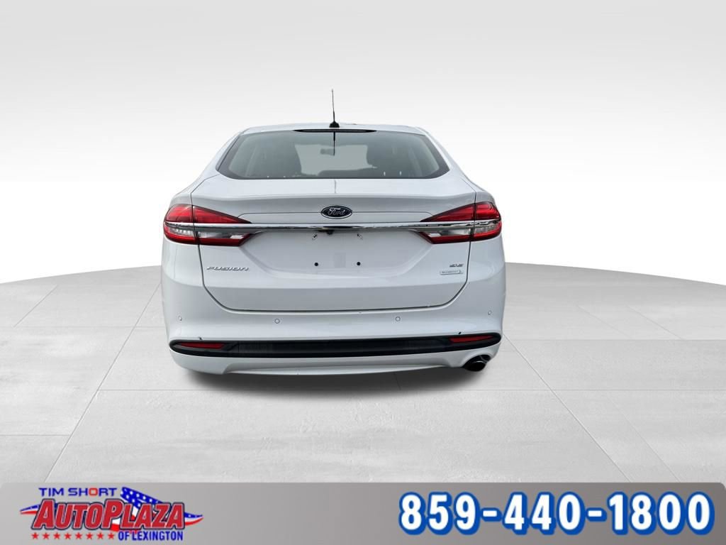 Used 2018 Ford Fusion SE w/ Fusion SE Technology Package image 4