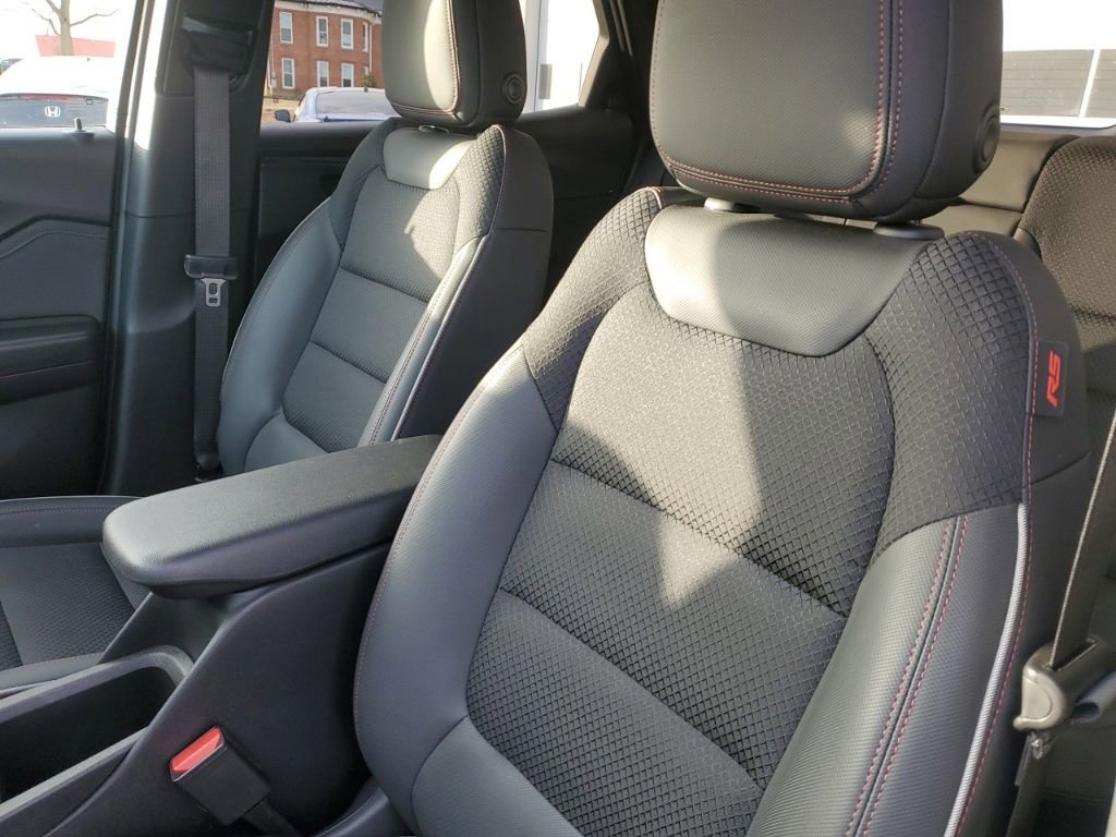 Used 2023 Chevrolet TrailBlazer RS w/ Sun and Liftgate Package image 21